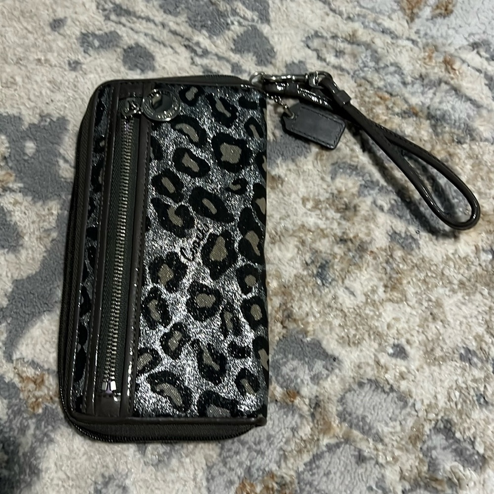 Zipper close wallet/small purse
